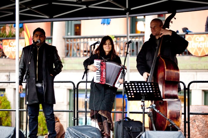 Solfrid Moland med band